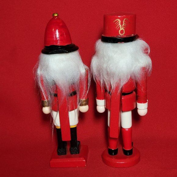 VTG Wooden Nutcracker Christmas Decor Set of 2 - Picture 3 of 13